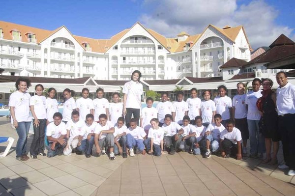 Le Préfet de la Réunion et Miss Réunion 2009 rencontrent  les VIM de 1000 Sourires