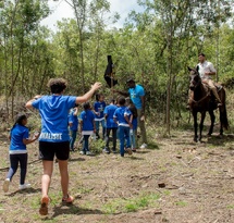 <center>Les marmailles de 1000 Sourires participent à un « Mascarena Kids »  avec les finalistes de l’émission, Moustache Kréol, le Journal d’une Bridée     et l’Illusionniste Vadrame Clair 